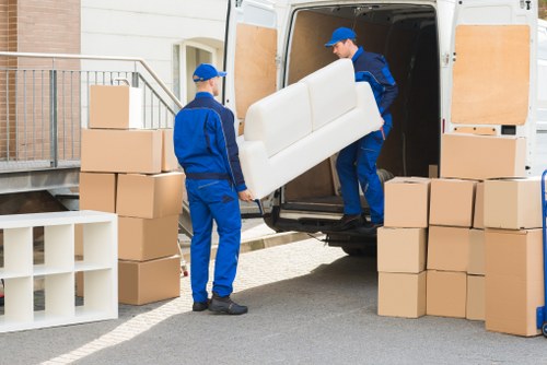 Careful moving service for flats, houses, and businesses in Barnes